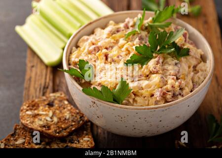 Hausgemachtes reuben-bad mit Rinderkornfleisch Stockfoto