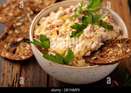 Hausgemachtes reuben-bad mit Rinderkornfleisch Stockfoto