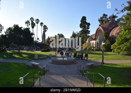 Blick auf den Lilienteich und den Botanischen Garten. Balboa Park, San Diego. Stockfoto