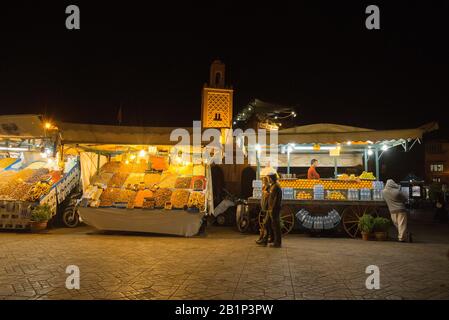 Jemaa el-Fna Platz Nachtmarkt, Marakesh, Marokko Stockfoto