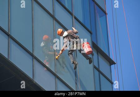 Fensterputzer, Tel Aviv, Israel Stockfoto