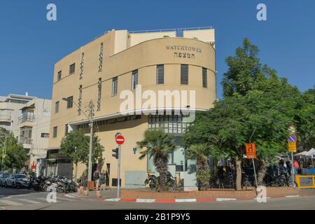Wohnhaus im Bauhaus-Stil, Nachalat Benyamin, Ecke Shefer St., Weiße Stadt, Tel Aviv, Israel Stockfoto