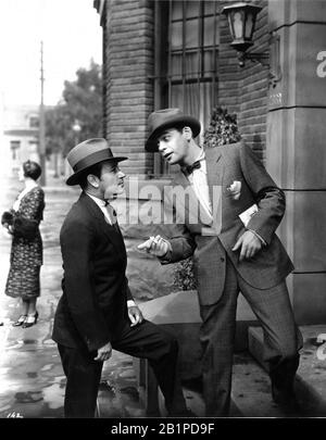 George RAFT und PAUL MUNI als Tony Camonte in SCARFACE 1932 Regisseure HOWARD HAWKS und RICHARD ROSSON Roman Armitage Trail Screen Story Ben Hecht Produzent Howard Hughes The Caddo Company/United Artists Stockfoto