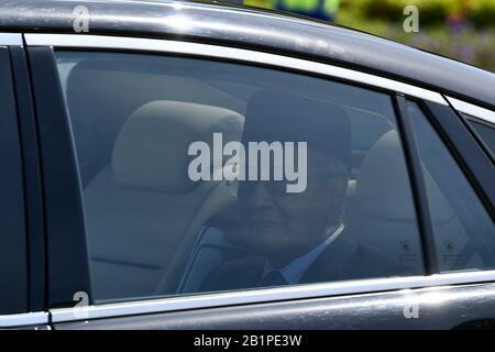 Kuala Lumpur, Malaysia. Februar 2020. Malaysia's Interims-Premierminister Mahathir Mohamad kommt am 27. Februar 2020 im nationalen Palast in Kuala Lumpur, Malaysia, an. Credit: Zhu Wei/Xinhua/Alamy Live News Stockfoto