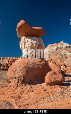 Sandstein-Goblins und Hoodoos am kleinen Ägypten geologischen Standort Bicentennial Autobahn Gebiet südlich Hanksville, Utah, USA Stockfoto