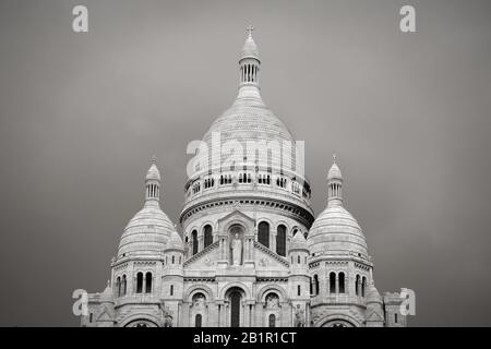 Paris, Frankreich - Basilika Sacre Coeur in Montmartre. UNESCO-Weltkulturerbe. Schwarz-Weiß-Ton - Schwarzweiß-Retro-Style. Stockfoto