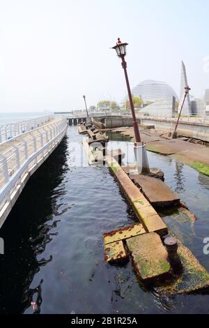 Kobe Erdbebenschäden in Japan. Historische Meriken Wharf durch Großes Hanshin-Erdbeben zerstört. Stockfoto