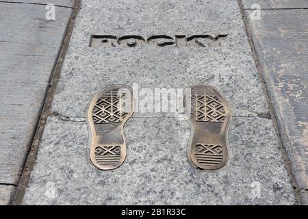 PHILADELPHIA, USA - Juni 12, 2013: Rocky Schritte Denkmal in Philadelphia. Das Denkmal erinnert an gefeierten Film Rocky aus dem Jahr 1976. Stockfoto