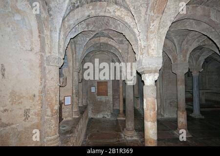 Krypta der Mariä-Himmelfahrt-Kathedrale, Sutri, Latium, Italien Stockfoto