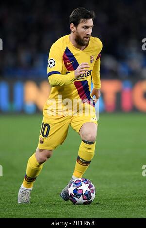 Neapel, Italien. Februar 2020. Lionel Messi von Barcelona während der UEFA Champions League-Runde des 16. Spiels zwischen Neapel und Barcelona im Stadio San Paolo, Neapel, Italien am 25. Februar 2020. Foto von Giuseppe Maffia. Kredit: UK Sports Pics Ltd/Alamy Live News Stockfoto