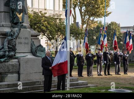 Laval, Frankreich - 6. Oktober 2019: Französischer Krieg veterens zum Gedenken an den Krieg in Algerien im Zentrum von Laval, Frankreich Stockfoto