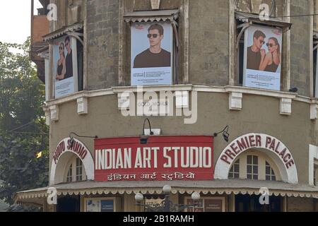 Vintage Photo Studio Geschäftsgebäude Ecke Kalbadevi und Princess Street Mumbai Maharashtra Indien Stockfoto