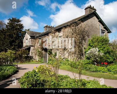 Hill Top Cottage, Cumbria, England. Das malerische englische Landheim der Kinderautorin Beatrix Potter im Dorf Lake District in der Nähe von Sawrey. Stockfoto