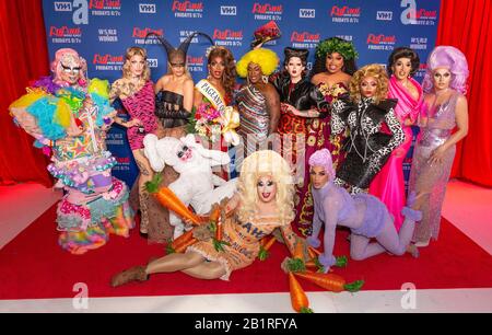 New York, Vereinigte Staaten. Februar 2020. Drag Queens nehmen Sie an der Premiere Von RuPaul's Drag Race Season 12 in ViacomCBS - TRL Studios (Foto von Lev Radin/Pacific Press) Credit: Pacific Press Agency/Alamy Live News Stockfoto