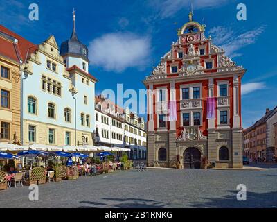 Rathaus am Hauptmarkt mit Straßencafé, Gotha, Thüringen, Deutschland, Stockfoto