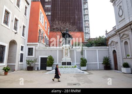 Die Außenansicht der Heilig-Geist-Kathedrale, auch bekannt als St. Esprit-Kathedrale, ist eine der wichtigsten katholischen Kirchen in Sisli, Istanbul Stockfoto