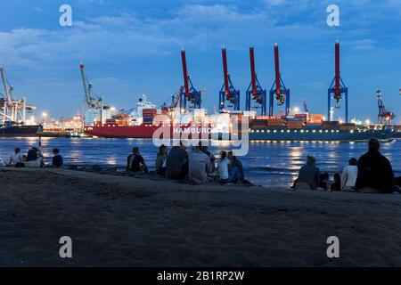 Elbstrand bei Vollmond, Altona, Hamburger Hafen, Hamburg, Deutschland, Stockfoto