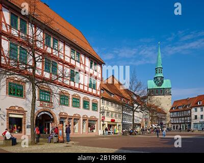 Kornmarkt mit St.-Ägidien-Kirche in Osterode am Harz, Niedersachsen, Deutschland, Stockfoto