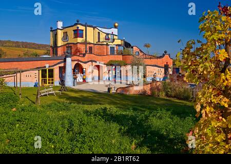 Hundertwasserhaus vom Weingut Hirn in Untereisenheim, Unterfranken, Bayern, Deutschland Stockfoto