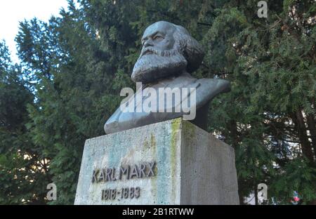 Karl-Marx-Denkmal, Strausberger Platz, Friedrichshain, Berlin, Deutschland Stockfoto