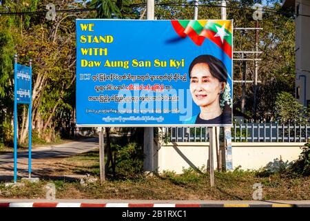 A Street Sign In Support Of Aung San Su Kyi, Loikaw, Kayah State, Myanmar. Stockfoto