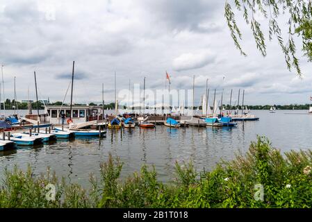 Hamburg, 4. August 2019: Der Aussensalster oder Die Außenalster Lake ist der größere, der von der Alster gebildet wird Stockfoto