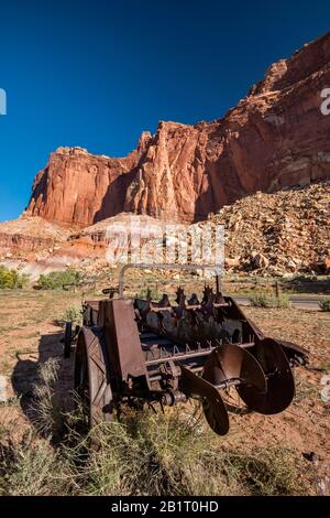 Alte Landmaschinen, Fremont Gorge im Capitol Reef National Park, Utah, USA Stockfoto