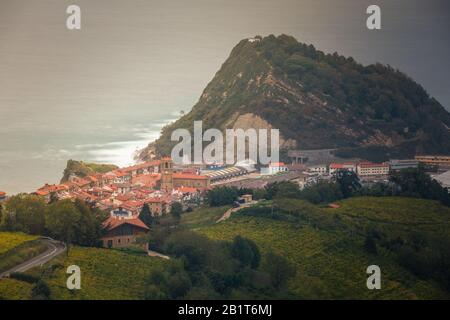 Getaria, Fischerstadt an der Küste des Baskenlandes. Stockfoto