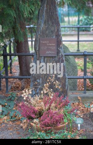 Grab, Friedrich Schenker, Dorotheenstädtischer Friedhof, Chausseestraße, Mitte, Berlin, Deutschland Stockfoto