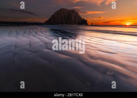 Morro Rock in Morro Bay Beach, California, USA. Stockfoto