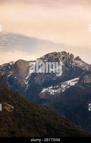 Castle Rocks North Mountains in Sequoia und Kings Canyon National Park in Kalifornien, USA. Stockfoto