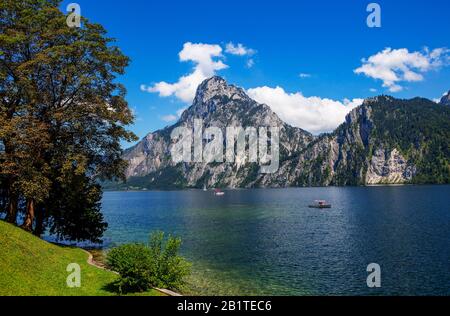 Traunersee, Traunkirchen mit Traunstein, Salzkammergut, Oberösterreich, Österreich Stockfoto