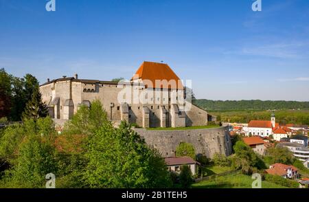 Schloss Tittmoning, Tittmoning, Landkreis Traunstein, Bayern, Deutschland Stockfoto