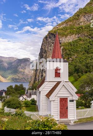 Undredal, VESTLAND COUNTY, NORWEGEN - Undredal Stave Church, erbaut 1147. Stockfoto