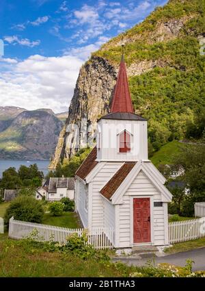 Undredal, VESTLAND COUNTY, NORWEGEN - Undredal Stave Church, erbaut 1147. Stockfoto