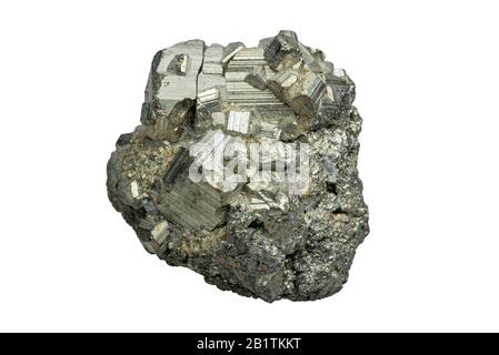 Das Mineral Pyrit / Eisen-Pyrit / Narrengold, Eisensulfid, das in Huaron, Peru vor weißem Hintergrund gefunden wurde Stockfoto