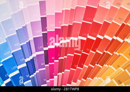 Hintergrund des Farbrades. Nahaufnahme der Palette zur Auswahl des Farbtons. Stockfoto