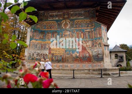 Orthodoxen Klöstern der Bucovina. Das Kloster Voronet ist ein bekanntes rumänisches Kloster in der Nähe der Stadt Gura Humorului im Landkreis Suc Stockfoto