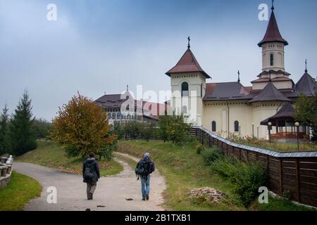 Orthodoxen Klöstern der Bucovina. Das Kloster Voronet ist ein bekanntes rumänisches Kloster in der Nähe der Stadt Gura Humorului im Landkreis Suc Stockfoto