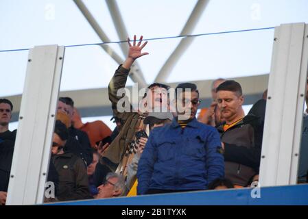 Barcelona, Spanien. Februar 2020. Wolves Anhänger beim Uefa Europa League-Spiel zwischen RCD Espanyol und Wolverhampton Wanderers im RCDE Stadium in Barcelona, Spanien. Credit: Christian Bertrand/Alamy Live News Stockfoto