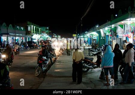 Nachtmarkt, Wamena (Hauptstadt im Baliem Valley) - Occidental Papua. Stockfoto