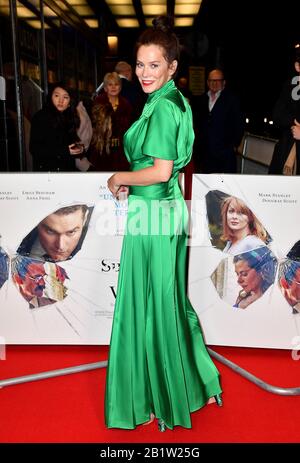 Anna Friel besuchte die Schwefel- und Weißweltpremiere auf der Curzon-Mayfair in London. Stockfoto