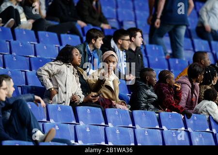 Barcelona, Spanien. Februar 2020. Adama Traore Familie vor der UEFA Europa League Runde mit 32 Spielen im zweiten Durchgang zwischen RCD Espanyol und Wolverhampton Wanderers im RCD Stadium am 27. Februar 2020 in Barcelona, Spanien. Kredit: Dax Images / Alamy Live News Stockfoto