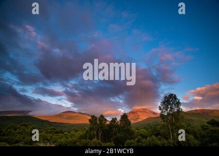Ben Nevis von Fort William, Schottland aus gesehen Stockfoto
