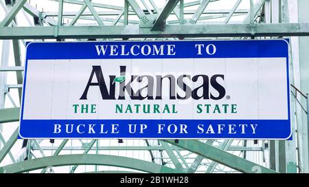 Willkommen im Arkansas Highway Schild auf der I-40 zwischen Tennessee und Arkansas Stockfoto