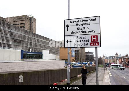 Eintrittsschild für das Royal Liverpool University Hospital, Prescot Street, Liverpool Stockfoto