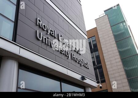 Gebäudeschild des Royal Liverpool University Hospital, Liverpool School of Tropical Medicine, Daulby Street, Liverpool Stockfoto