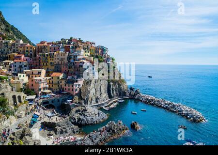 Manarola, eines der fünf Küstendörfer des Nationalparks der Cinque Terre Stockfoto