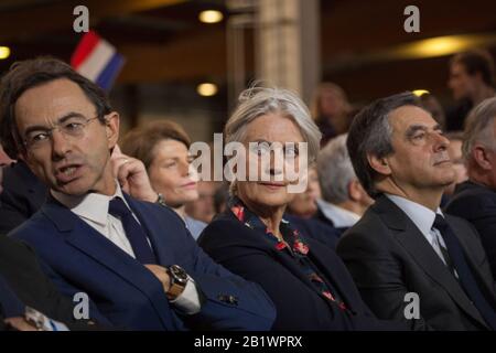 Verdacht auf fiktive Arbeitsplätze: François und Penelope Fillon stehen den Richtern gegenüber Stockfoto