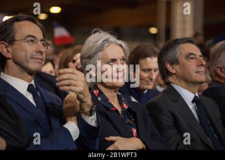 Verdacht auf fiktive Arbeitsplätze: François und Penelope Fillon stehen den Richtern gegenüber Stockfoto